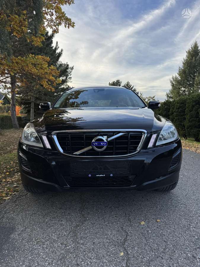Volvo XC60 2010 — rear view