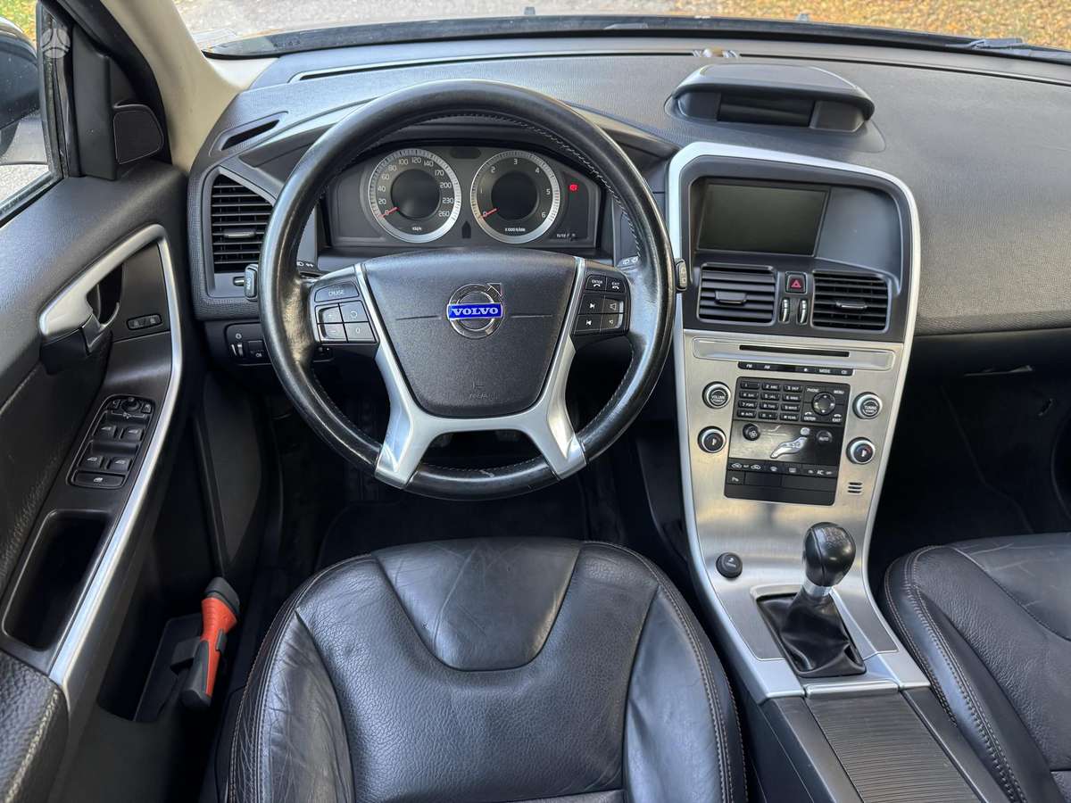 Volvo XC60 2010 — photo 22