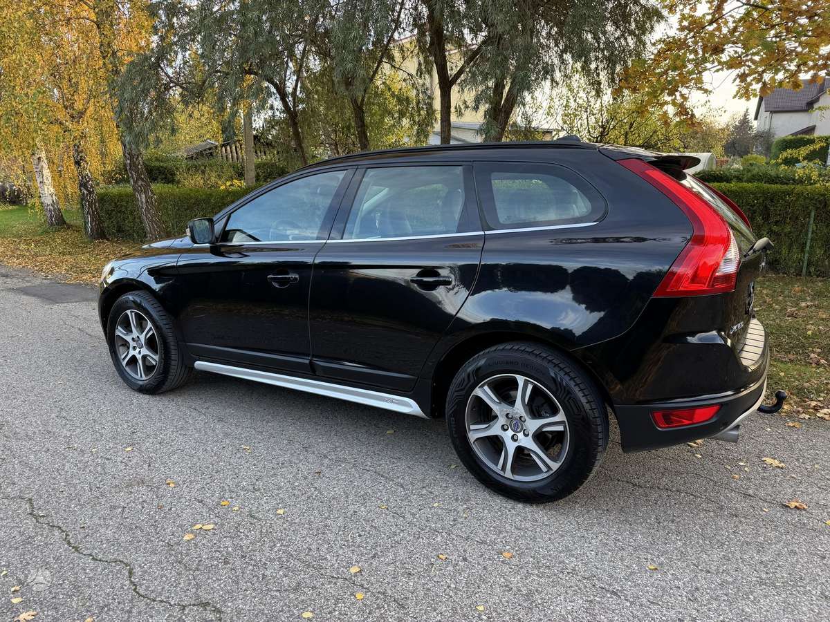 Volvo XC60 2010 — photo 7