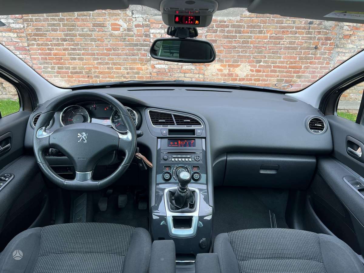 Peugeot 5008 2015 — photo 11