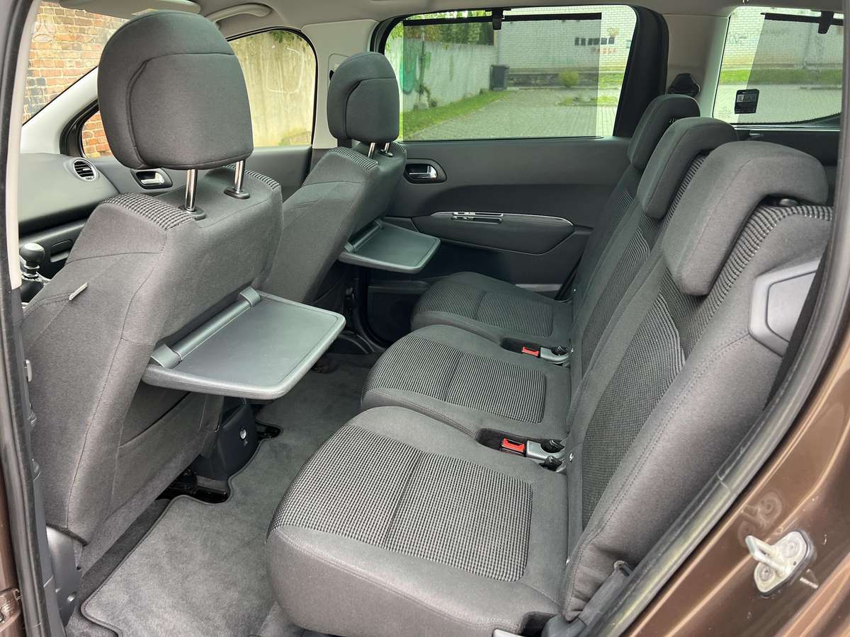 Peugeot 5008 2015 — photo 14