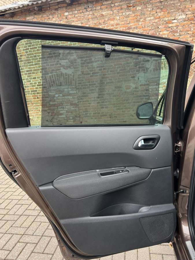 Peugeot 5008 2015 — photo 16