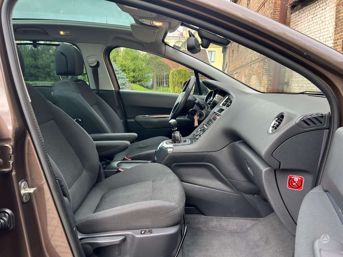 Peugeot 5008 2015 — photo 17