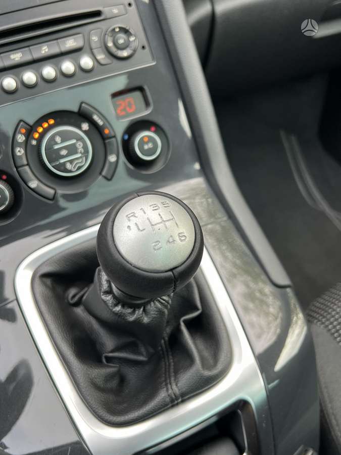 Peugeot 5008 2015 — photo 20