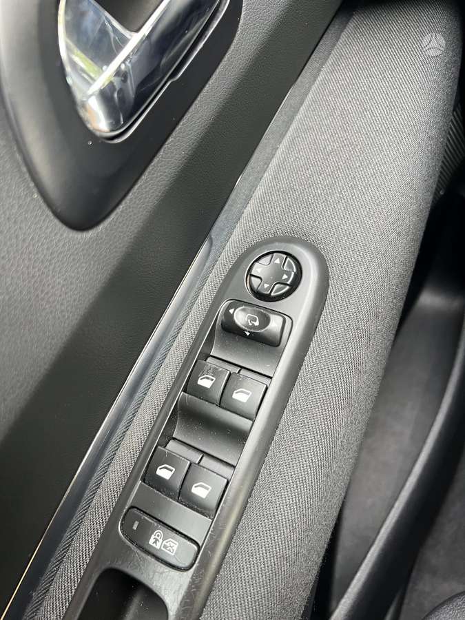 Peugeot 5008 2015 — photo 24
