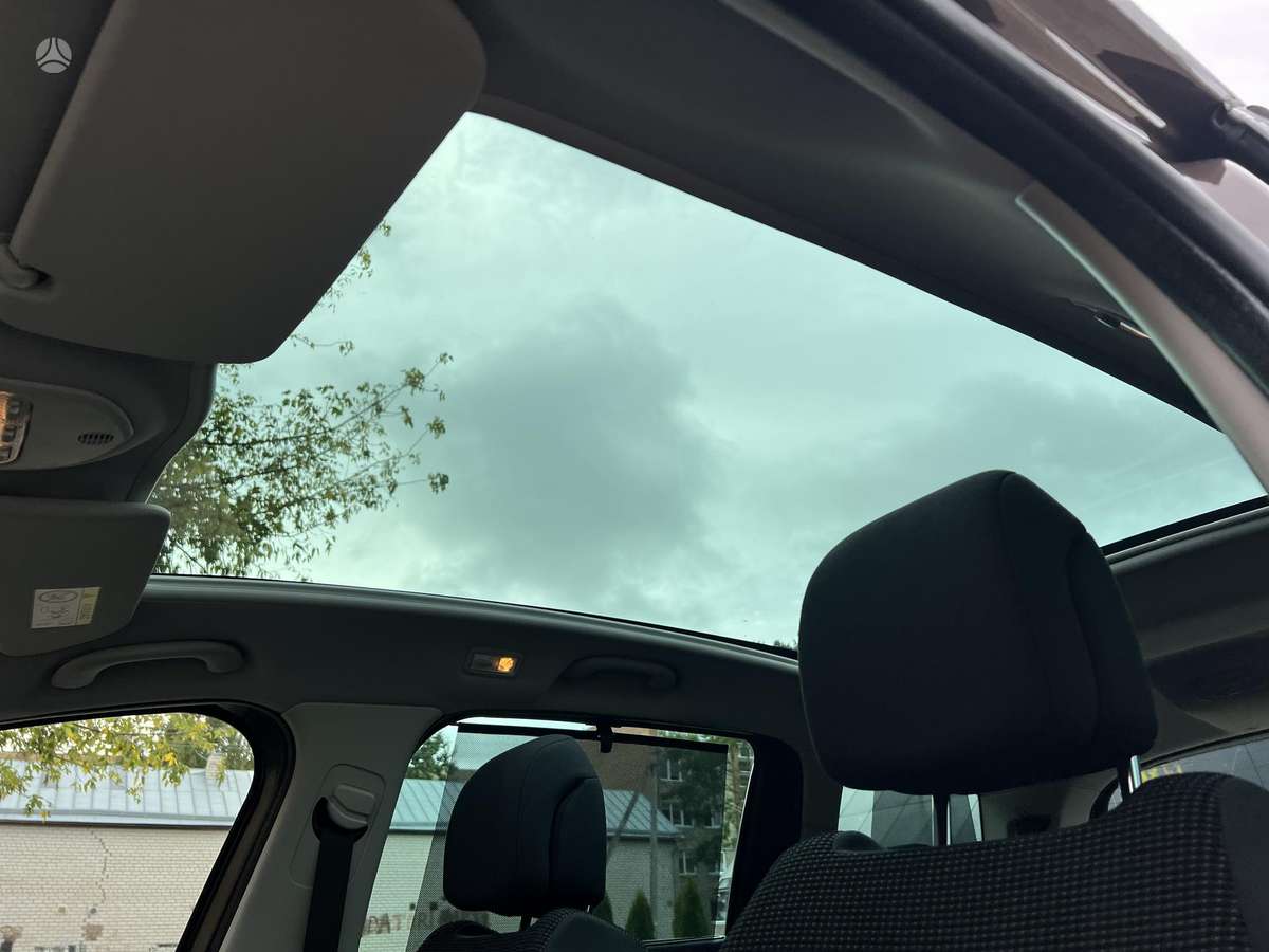 Peugeot 5008 2015 — photo 28
