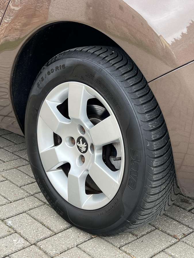 Peugeot 5008 2015 — photo 29