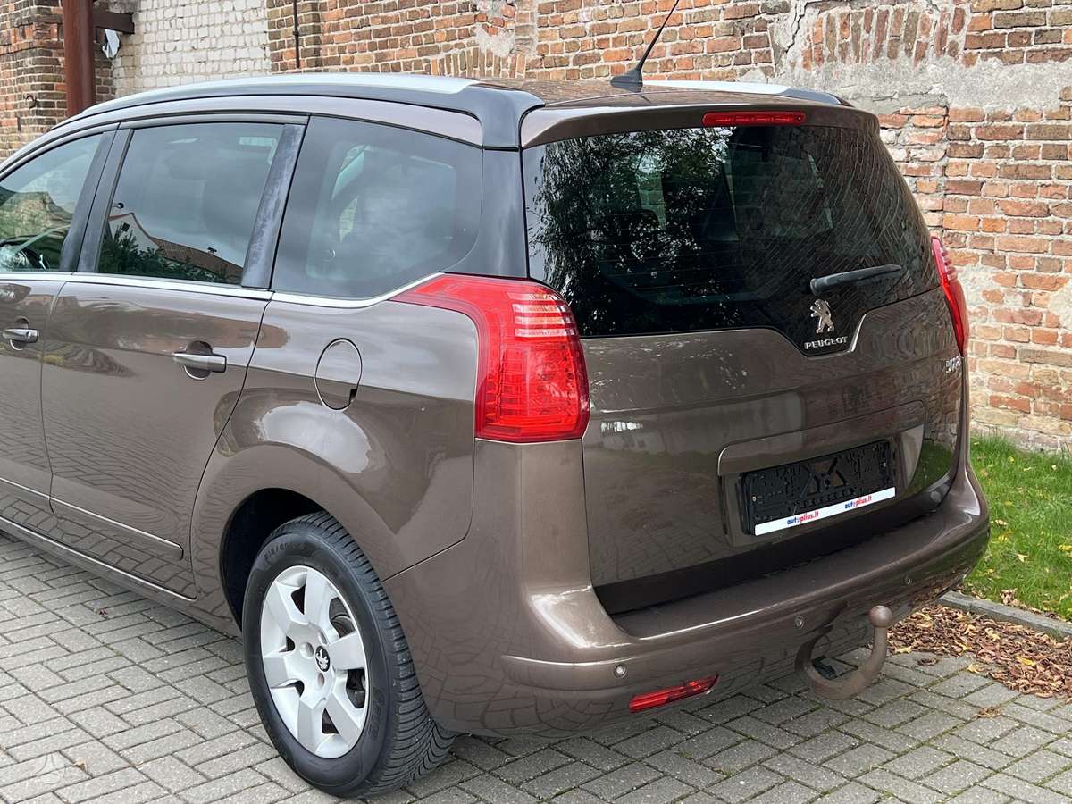 Peugeot 5008 2015 — photo 9