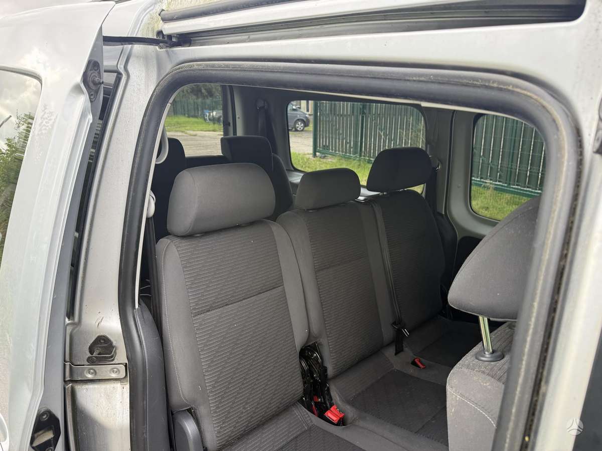 Volkswagen Caddy 2011 — photo 5