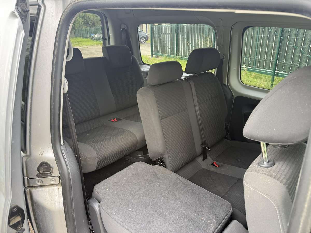 Volkswagen Caddy 2011 — photo 7