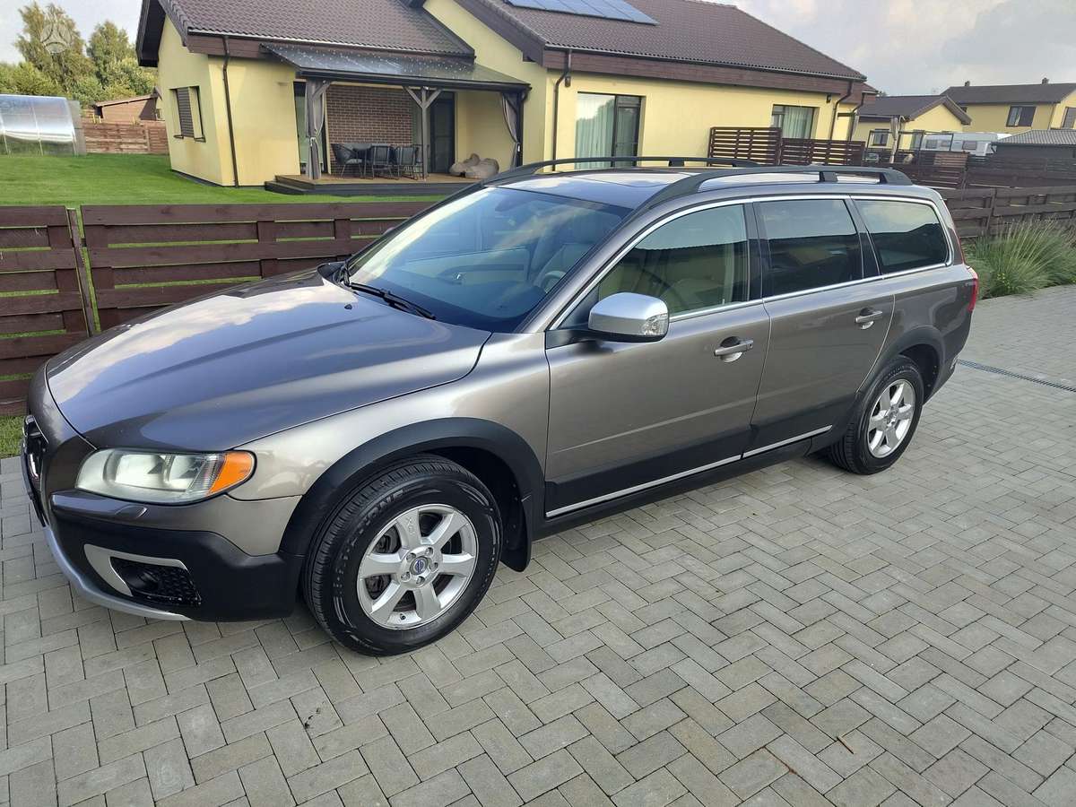 Volvo XC70 2011 — вигляд ззаду