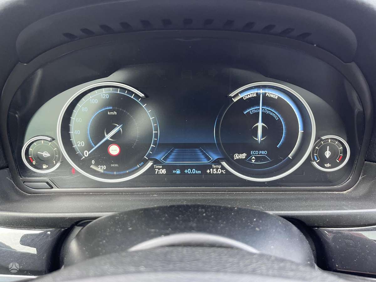 BMW 520 2014 — photo 13