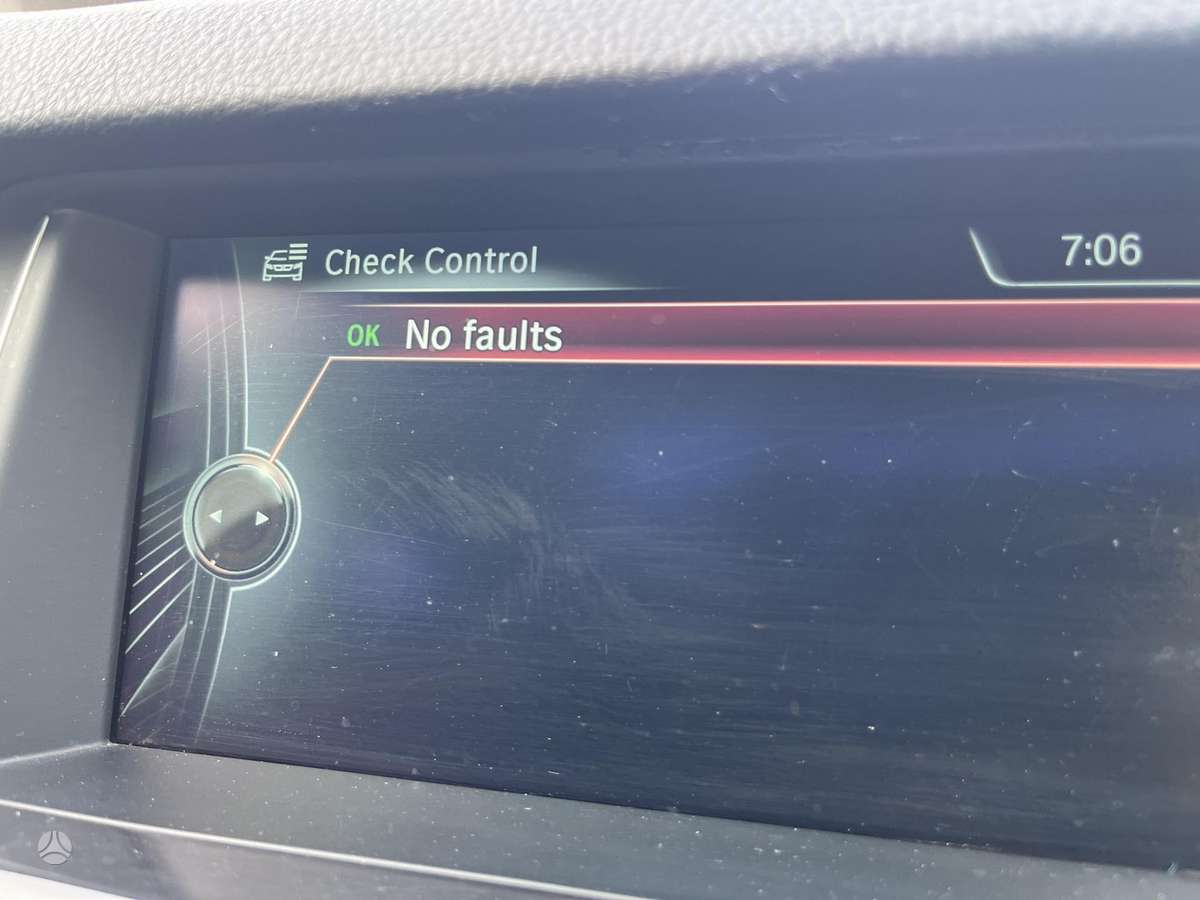 BMW 520 2014 — photo 18