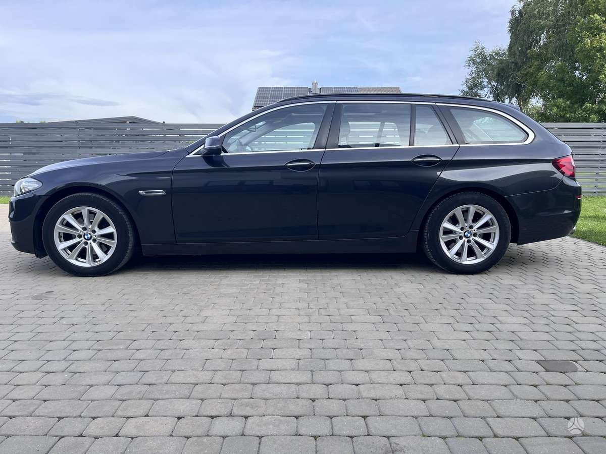 BMW 520 2014 — interior