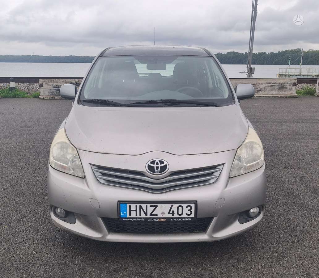 Toyota Verso 2011 — двигун 1998 cm³, 126 HP (93kW)