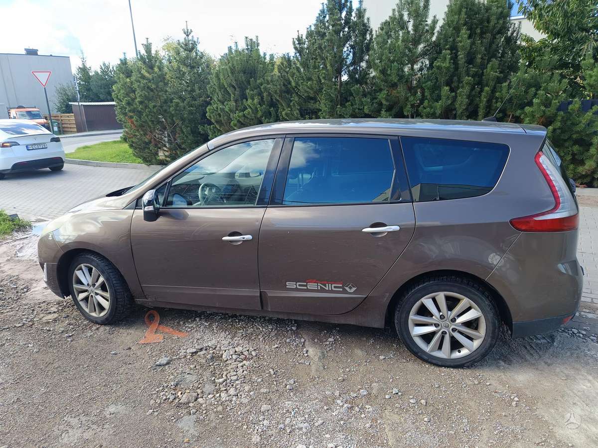 Renault Grand 2011 — rear view