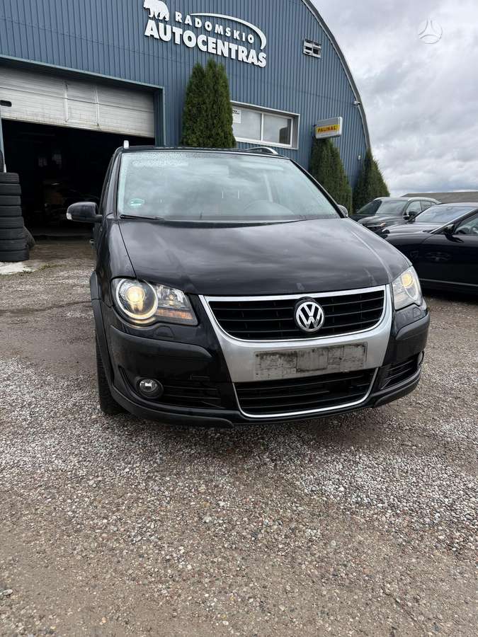 Volkswagen Touran 2008 — rear view