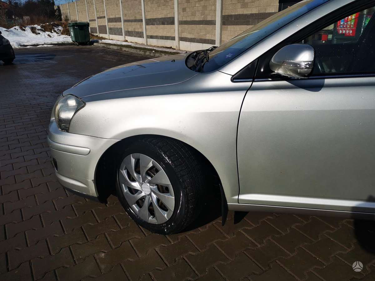 Toyota Avensis 2006 — двигун 1995 cm³, 126 HP (93kW)