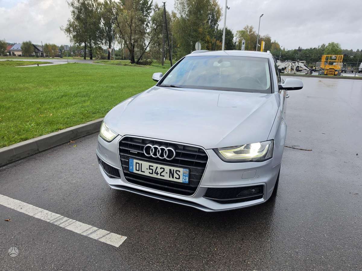 Audi A4 2014 — rear view