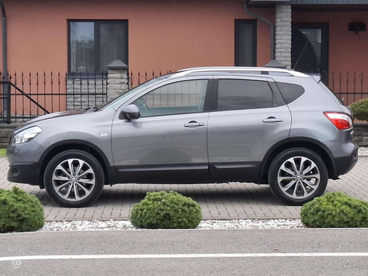 Nissan Qashqai 2011 — вигляд ззаду