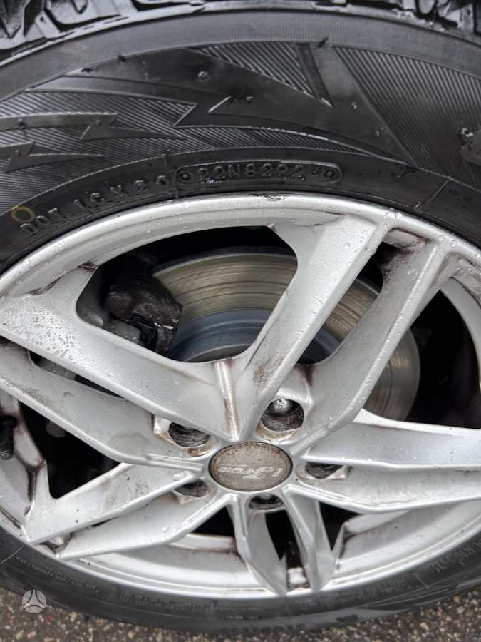 Toyota Avensis 2012 — photo 10