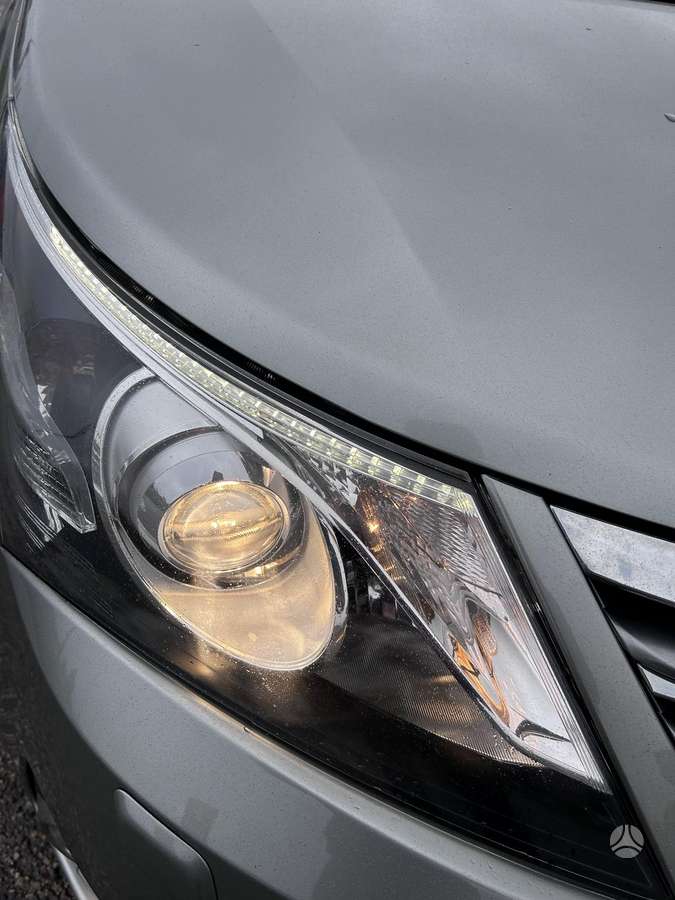 Toyota Avensis 2012 — photo 16