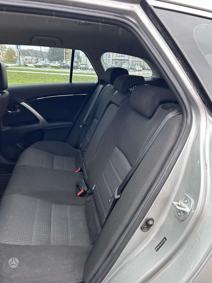 Toyota Avensis 2012 — photo 25