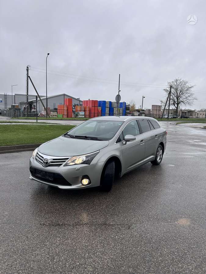 Toyota Avensis 2012 — photo 27
