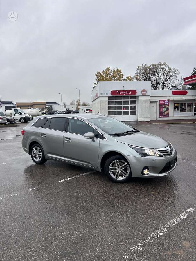 Toyota Avensis 2012 — photo 30