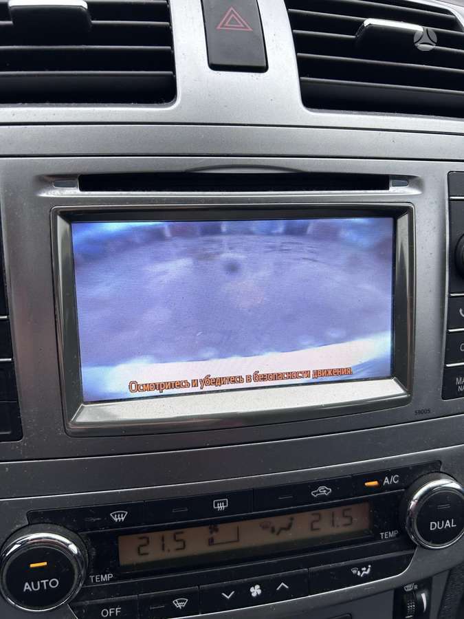 Toyota Avensis 2012 — photo 33