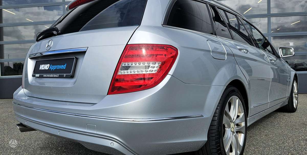 Mercedes-Benz C250 2011 — фото 13