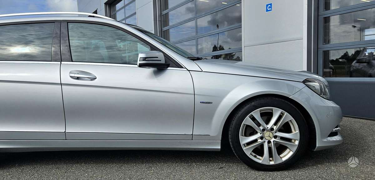 Mercedes-Benz C250 2011 — фото 14