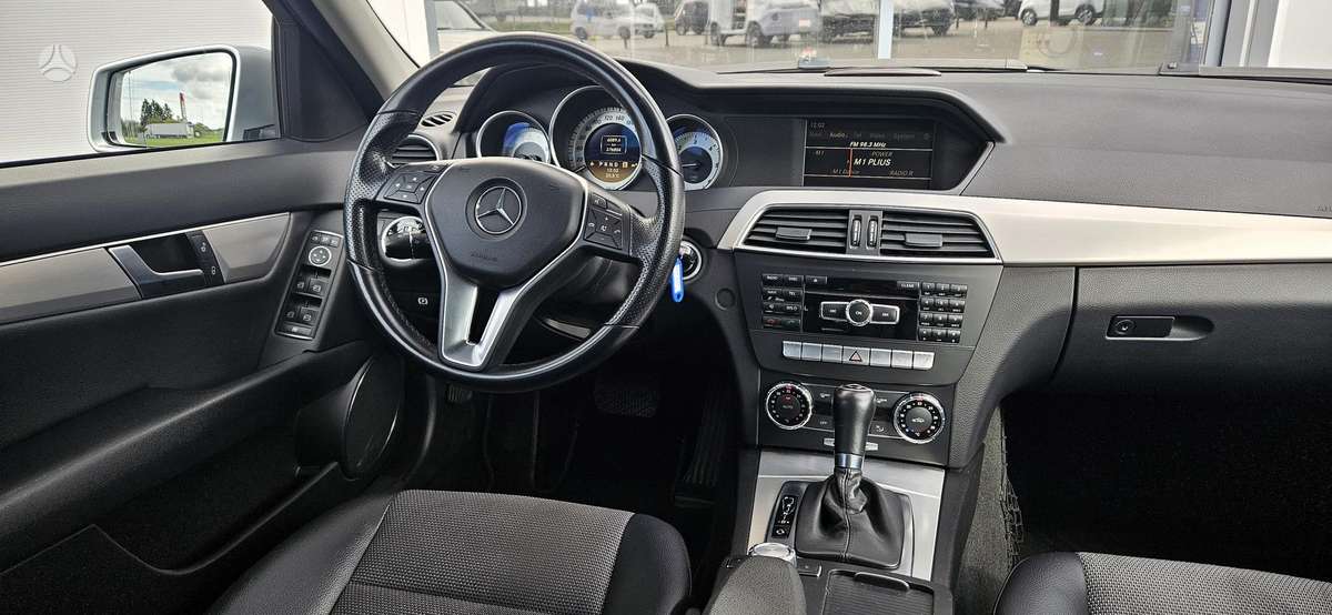 Mercedes-Benz C250 2011 — фото 15