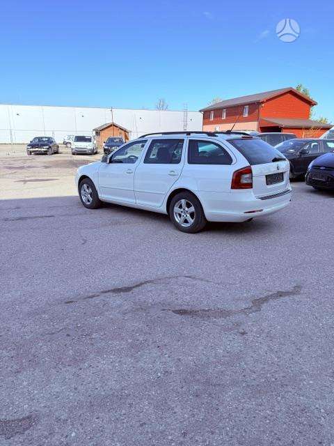 Skoda Octavia 2012 — engine 1598 cm³, 105 HP (77kW)