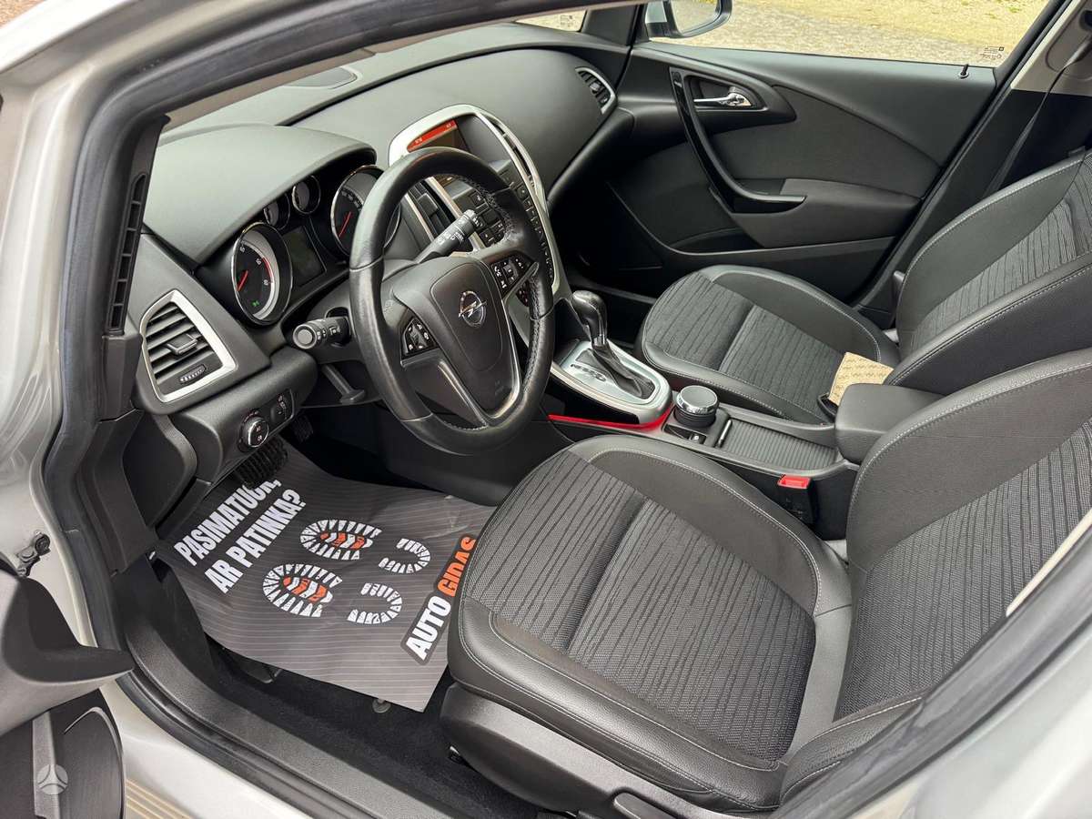 Opel Astra 2015 — фото 10