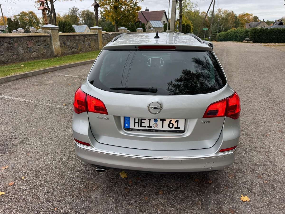 Opel Astra 2015 — фото 6