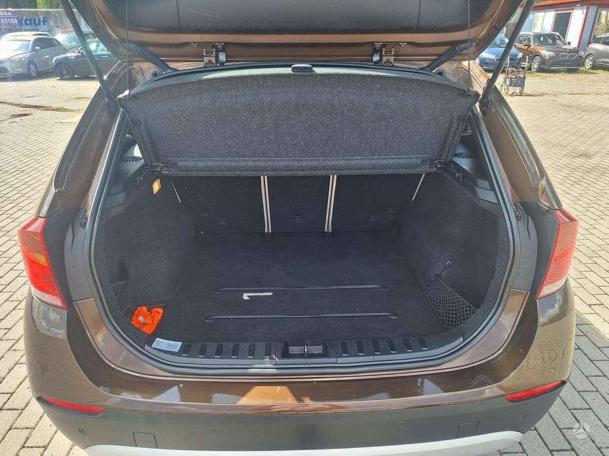 BMW X1 2010 — photo 12