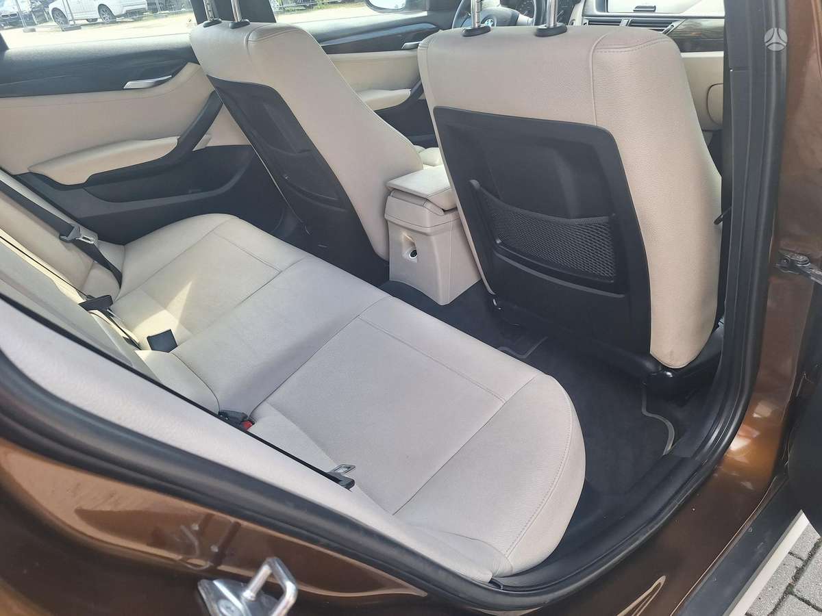 BMW X1 2010 — photo 13