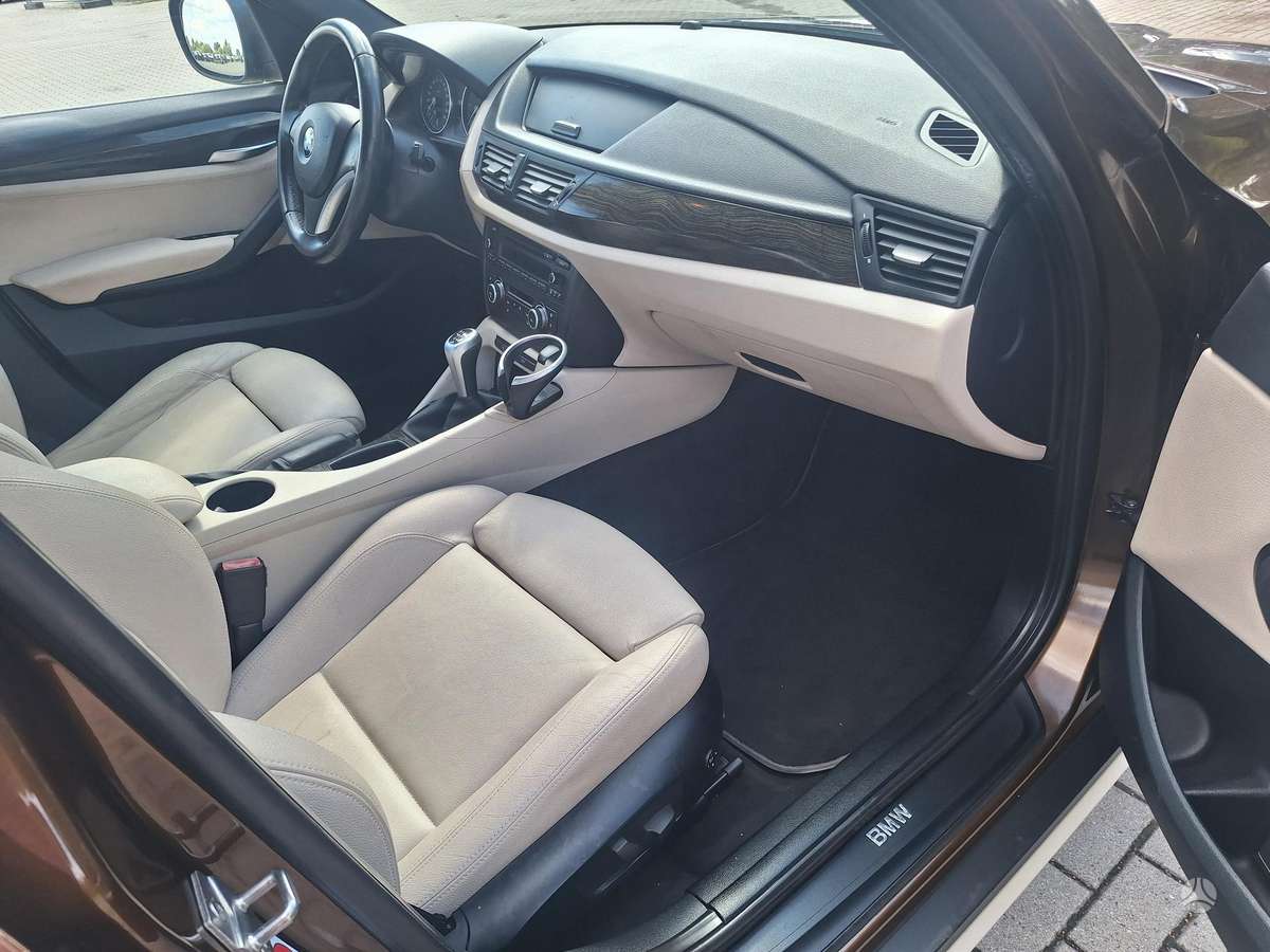 BMW X1 2010 — photo 15