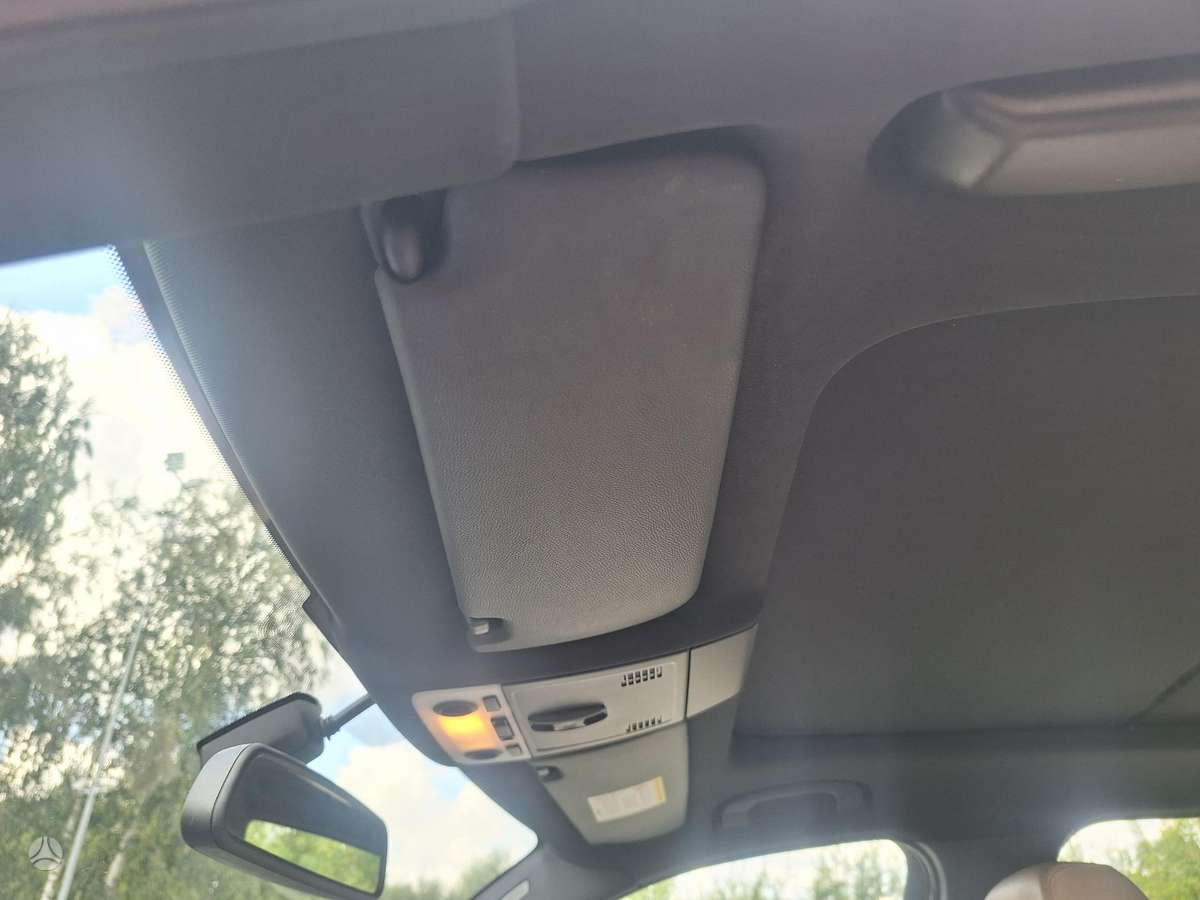 BMW X1 2010 — photo 20