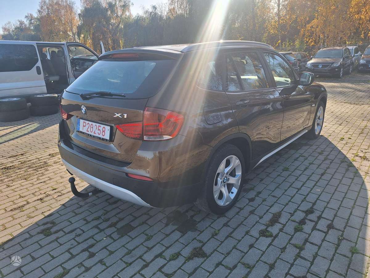 BMW X1 2010 — photo 5