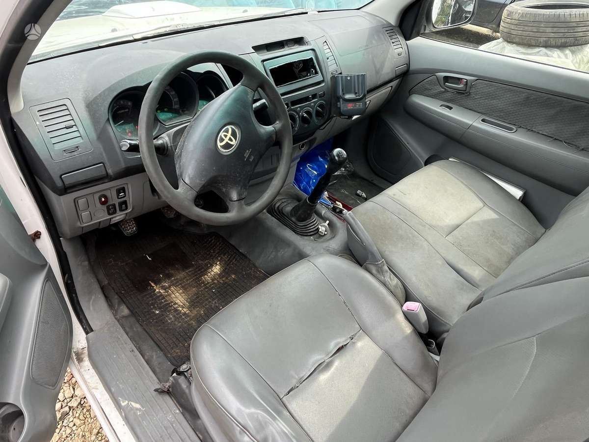 Toyota Hilux 2012 — photo 5