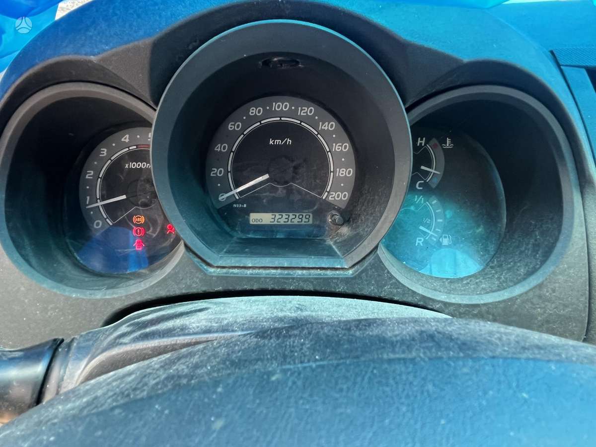 Toyota Hilux 2012 — photo 6