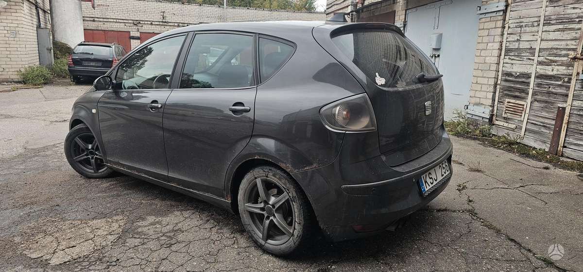 Seat Altea 2005 — engine 1968 cm³, 140 HP (103kW)