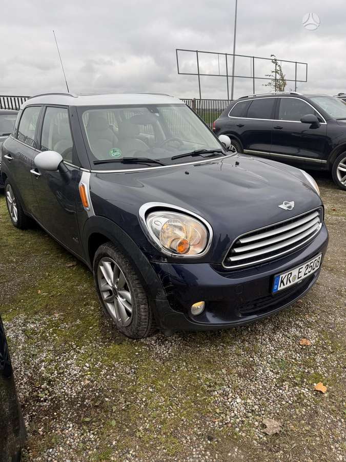 Mini Countryman 2011 — rear view