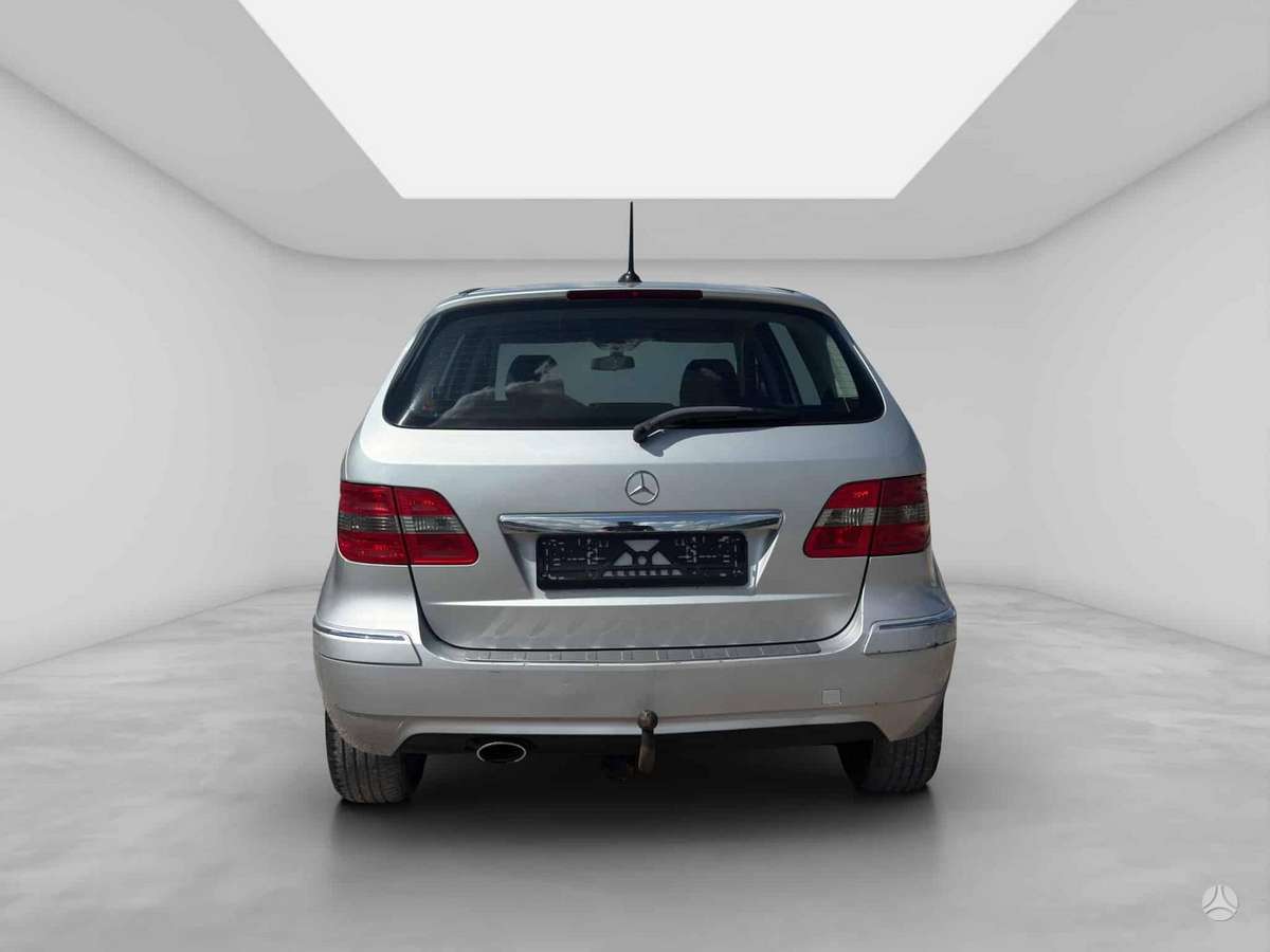 Mercedes-Benz B180 2011 — photo 5