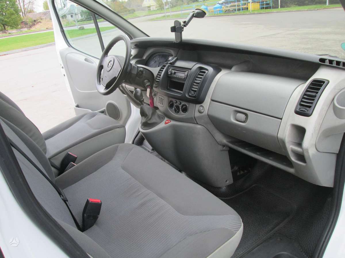 Opel Vivaro 2007 — photo 11