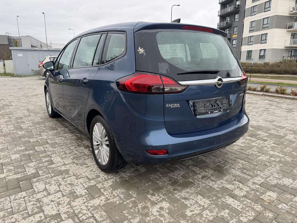 Opel Zafira 2015 — фото 7