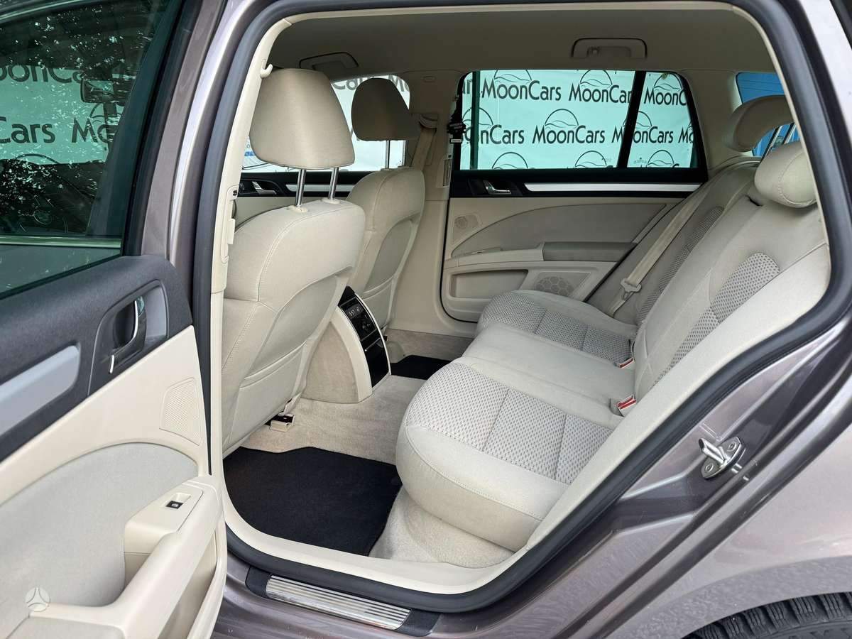 Skoda Superb 2011 — photo 12