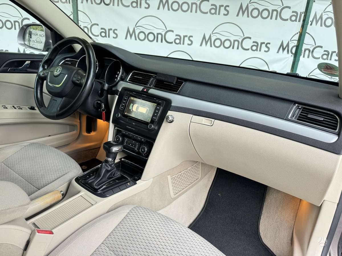 Skoda Superb 2011 — photo 13